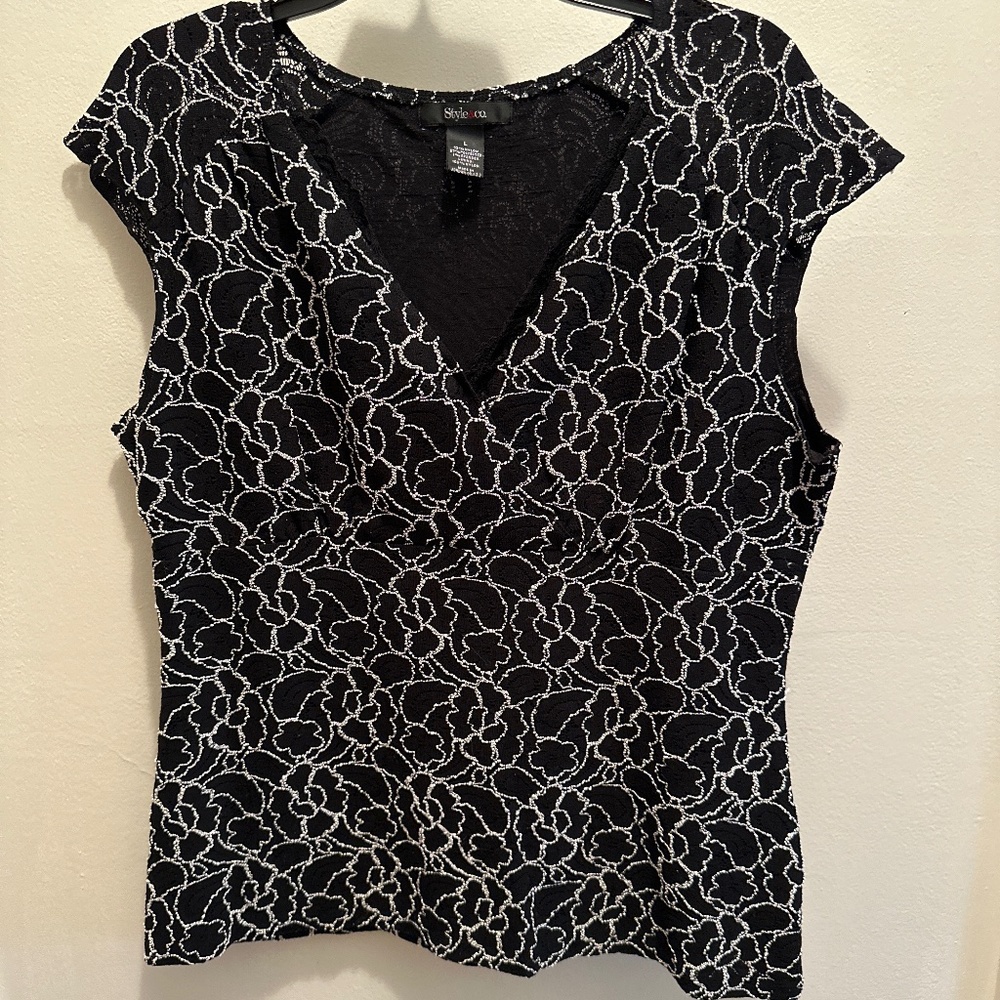 Style & Co. size large vintage top black& white
